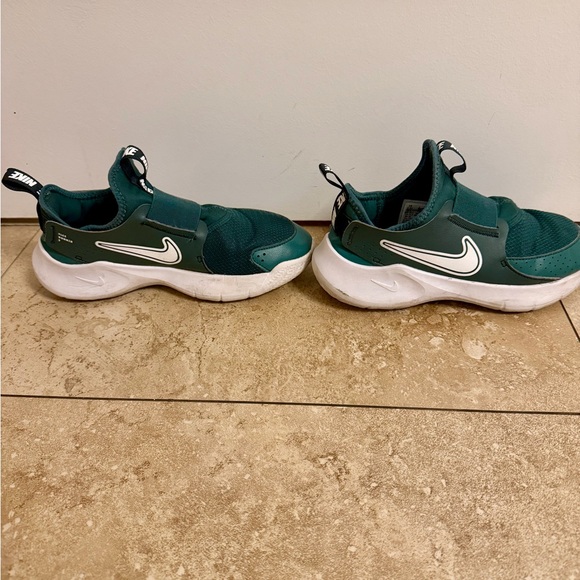Nike Kids 3.5 Flex Runner 3 big kids Green - Picture 6 of 8